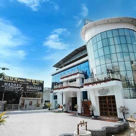 Madhav Residency Hotel & Banquet, Kalyan, Mumbai Eksteriør billede