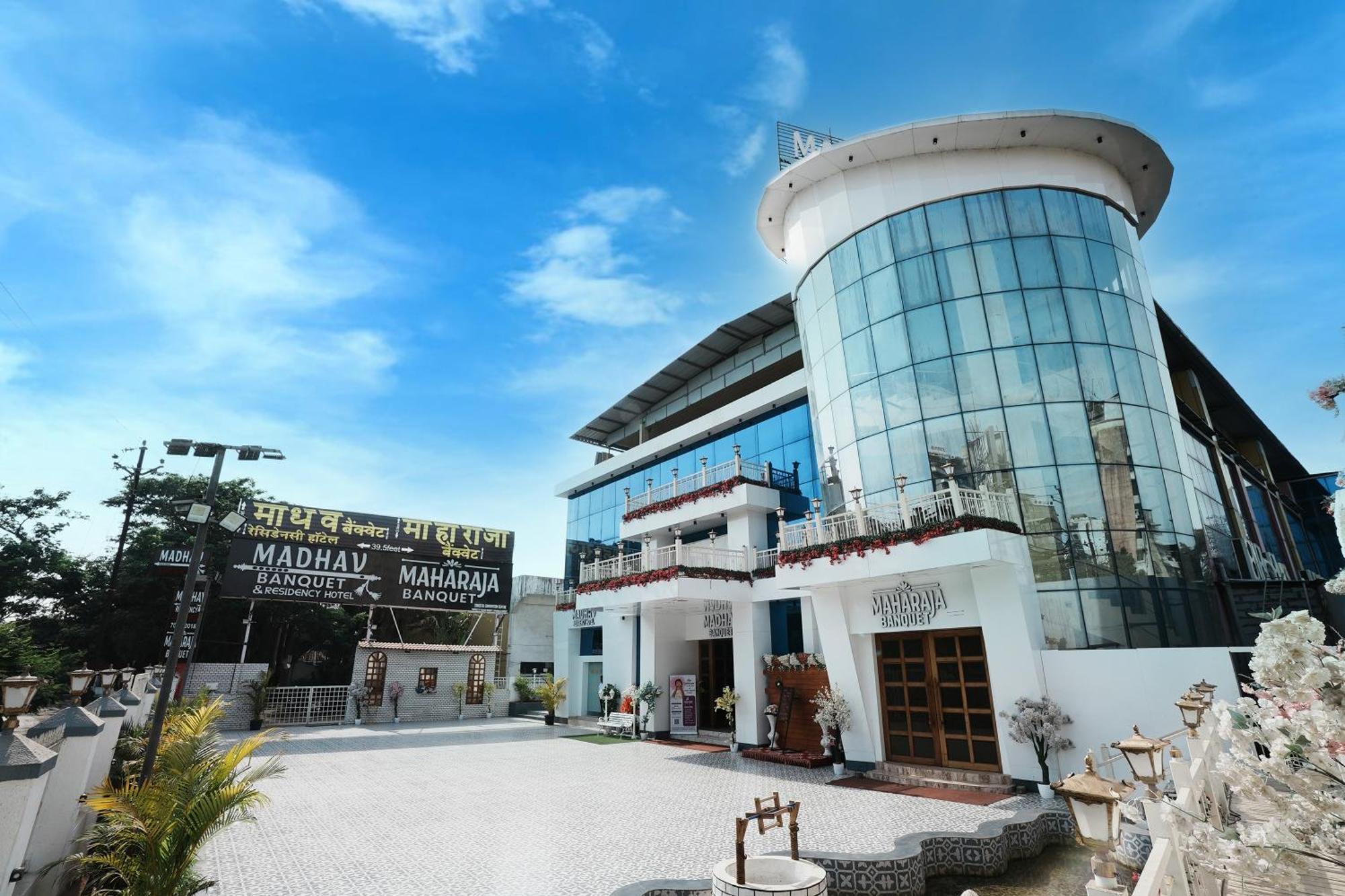 Madhav Residency Hotel & Banquet, Kalyan, Mumbai Eksteriør billede