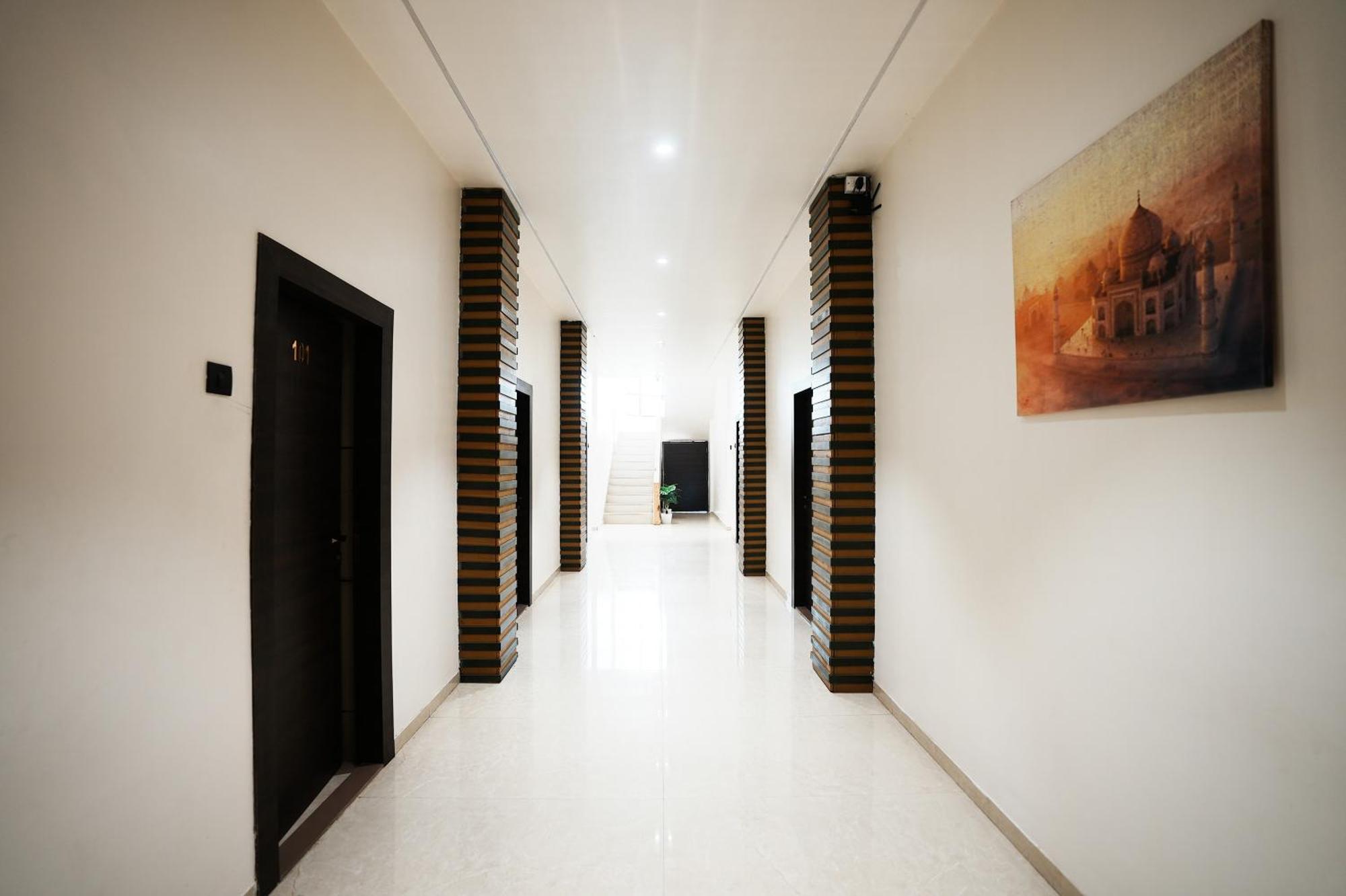 Madhav Residency Hotel & Banquet, Kalyan, Mumbai Eksteriør billede