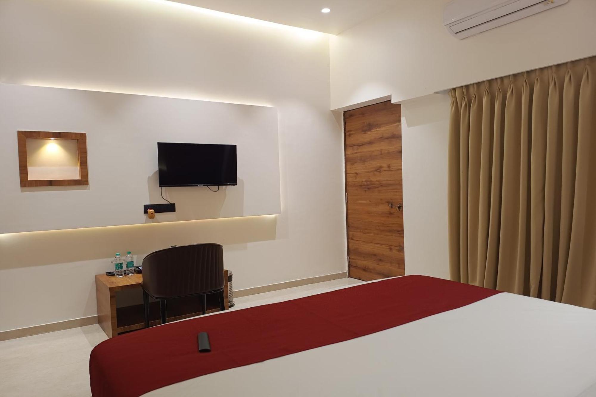 Madhav Residency Hotel & Banquet, Kalyan, Mumbai Eksteriør billede