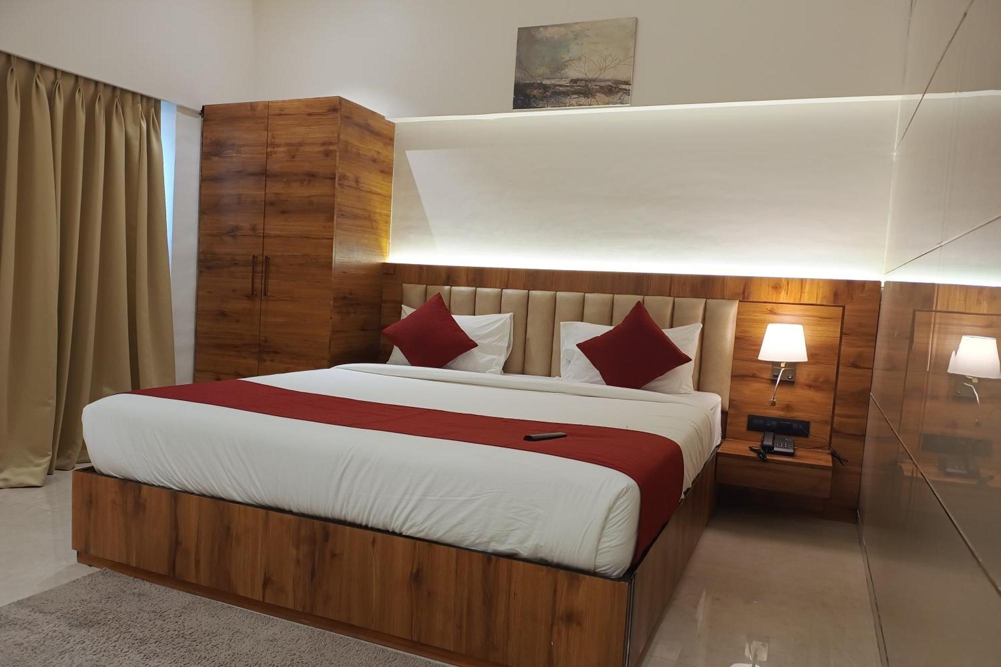 Madhav Residency Hotel & Banquet, Kalyan, Mumbai Eksteriør billede